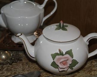 Teapots-under $20.00