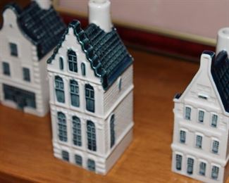 $24.00-Set of 3 Small Delft Houses