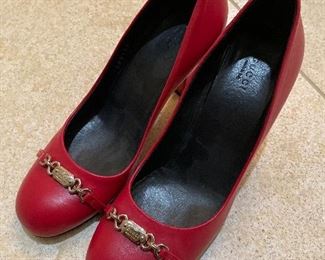 Gucci 38.5 pumps in excellent condition 