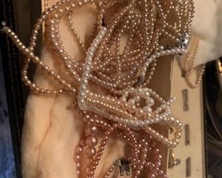 Vintage pearl bead necklaces
