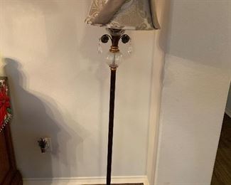 Floor lamp