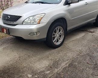 Lexus RX 350 LOW MILEAGE (64,000 miles)
Great Shape Everything in working order Moon-roof