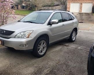 Lexus RX 350 LOW MILEAGE (64,000 miles)
Great Shape Everything in working order Moon-roof