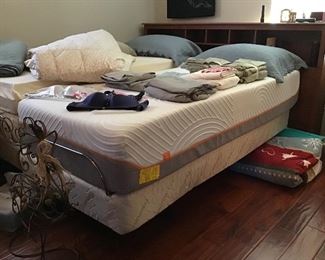 Tempurpedic adjustable bed King Size
