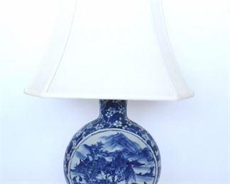 Chinese Porcelain&nbsp;Pilgrim's Flask Lamp, likely Ming Dynasty but not authenticated