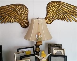 Frames, lamps and wall decor