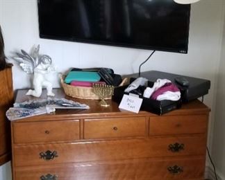 Ethan Allen Baumritter bedroom set - 3 drawer low-boy