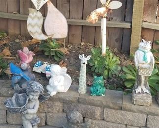 Garden figurines and animals, many different kinds