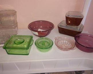 Pyrex and other glassware 