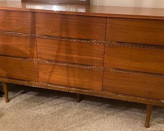 another view of the dresser