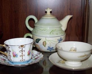 Tea Cups and Tea Pot