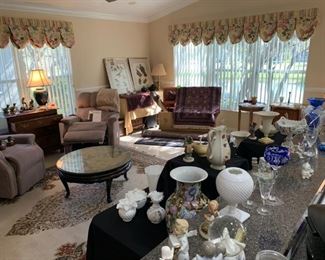 Family room & kitchen displays
