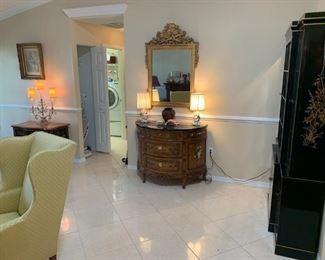 Bombay chest, wall mirror & vintage table lamps