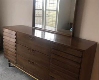Mid Century Modern American of Martinsville 9 Drawer Dresser