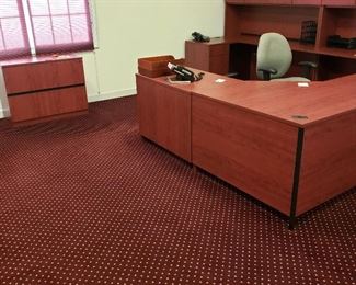 Modular office furniture.  6 pieces with above store plus filing cabinet.  Gorgeous!