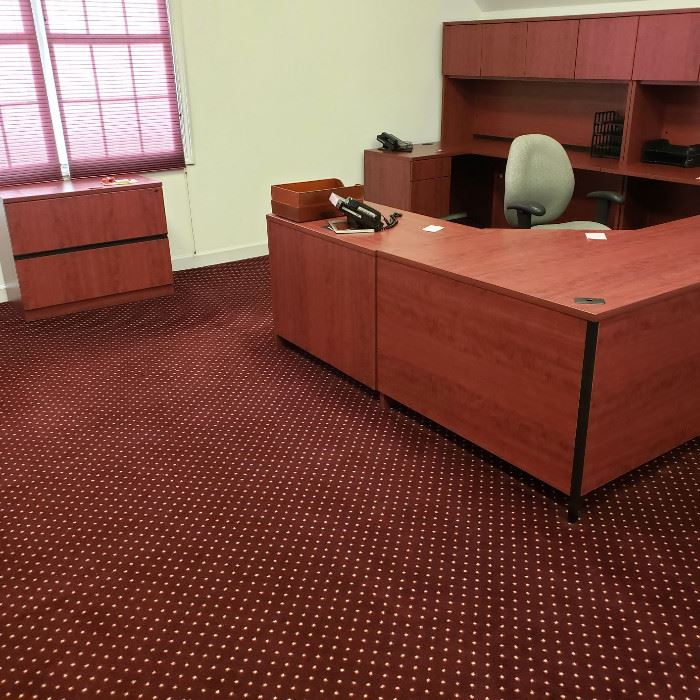 Modular office furniture.  6 pieces with above store plus filing cabinet.  Gorgeous!