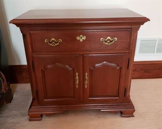 Thomasville night stand