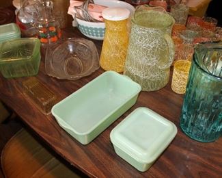Mixed vintage glassware