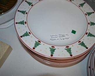 Sakura "Magic of Santa" Christmas plates