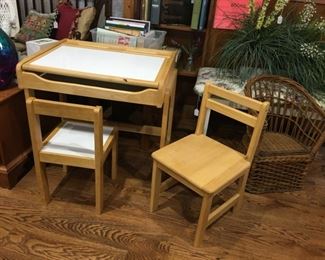 chid'd drawing desk