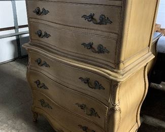 French bedroom set - perfect set for painting. Great curves.