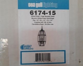 Ceiling light fixture