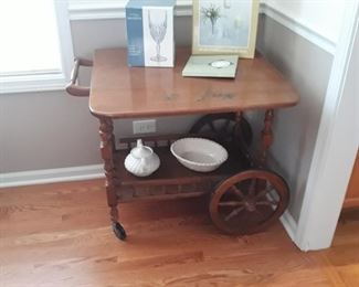 Serving cart