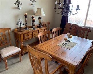 Formal Dining with 8 chairs and 2 add'l leaf extensions