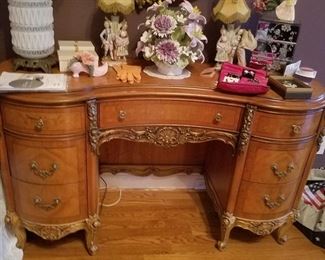 Beautiful vintage/antique french desk or vanity