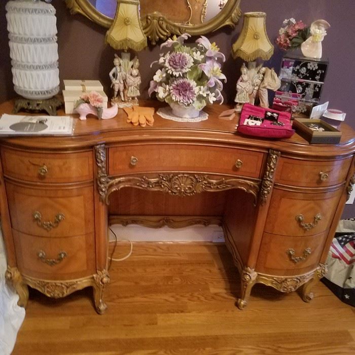 Beautiful vintage/antique french desk or vanity
