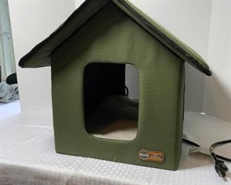 Heated, Electric Kitty House https://ctbids.com/#!/description/share/331121