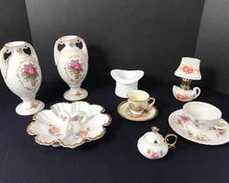 Assorted collectible glassware https://ctbids.com/#!/description/share/331125