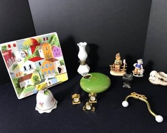 Assortment of collectibles https://ctbids.com/#!/description/share/331135