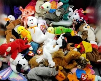 40 TY Beanie Babies Plush Toys Variety https://ctbids.com/#!/description/share/331160