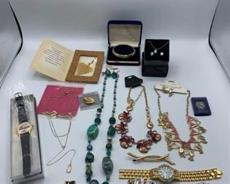Assortment of Costume Jewelry https://ctbids.com/#!/description/share/331169