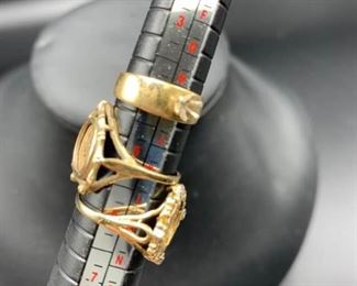 Three small Gold Rings https://ctbids.com/#!/description/share/331173