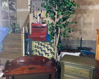 Bombay Coffe Table, End Table, Artificial Tree https://ctbids.com/#!/description/share/331181