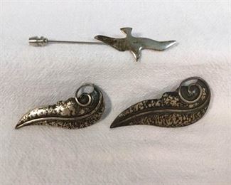 Sterling Silver Brooches Vintage 3 Pc https://ctbids.com/#!/description/share/328622