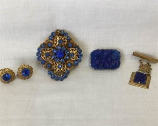 Striking Blue Vtg Jewelry 5 Pc https://ctbids.com/#!/description/share/329091