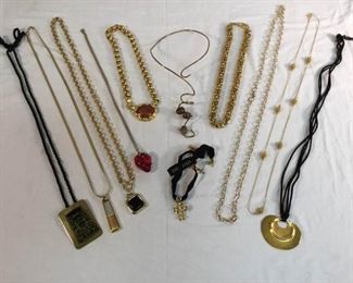 Gold Toned Necklaces 11 Pc https://ctbids.com/#!/description/share/329114