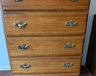 Early American style oak chest of drawers