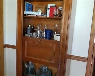 Bar serving cabinet