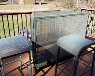 Patio bar set