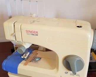 Singer Tiny Tailor