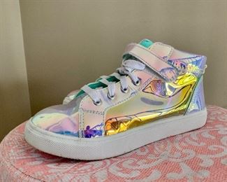 Cute collection of (youth) girls shoes, clothing, accessories 