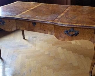 Italian Baroque Style Burl Wood Console Table Desk