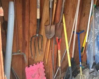 shovels, racks, garden iyems