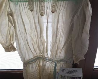 1902 dress with photo