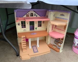 Doll house 