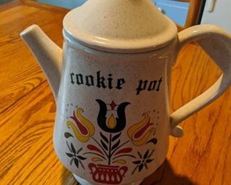 McCoy Cookie Pot Cookie Jar